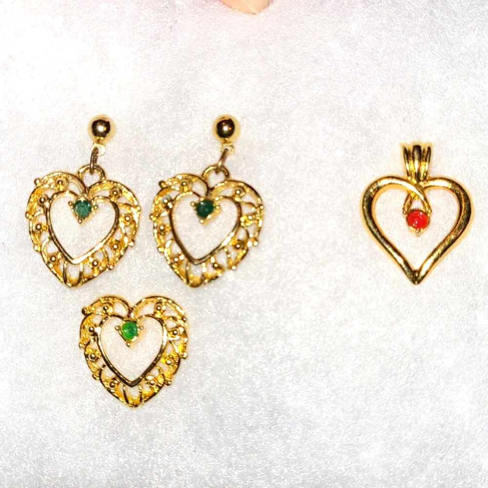 Vintage Lot: Emeralds & Ruby Faux Gems Gold-tone Heart Brooches & Earrings